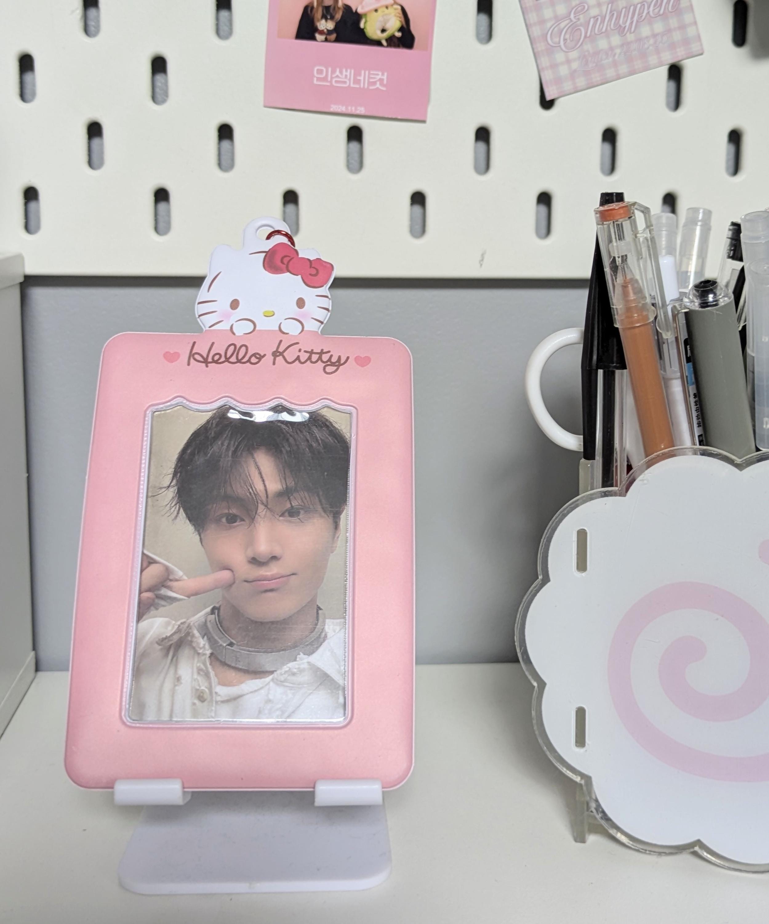 sanrio inspired photocard & ID card holders,gifts for kpop lovers, display your idols.